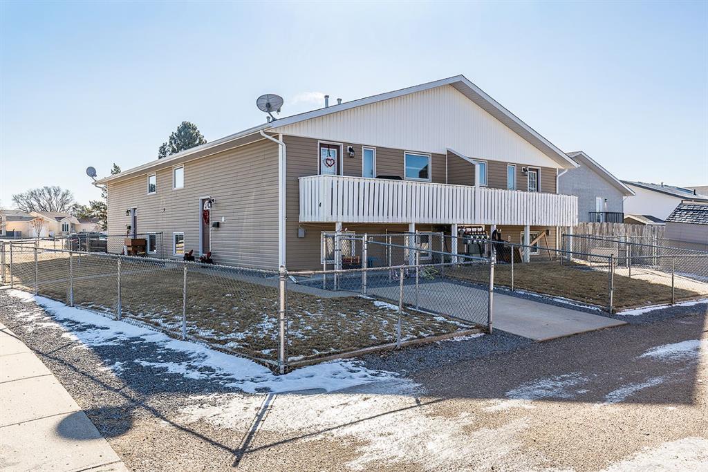 Picture of 21 Hobbs Way NE, Medicine Hat Real Estate Listing
