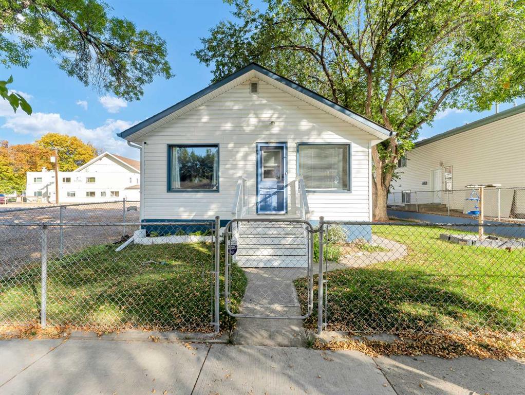 Picture of 1130 Elm Street SE, Medicine Hat Real Estate Listing