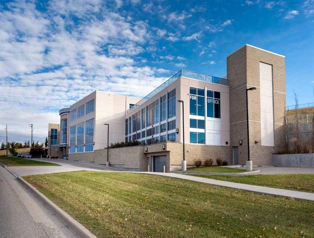 Picture of 7136 11 Street NE, Calgary Real Estate Listing