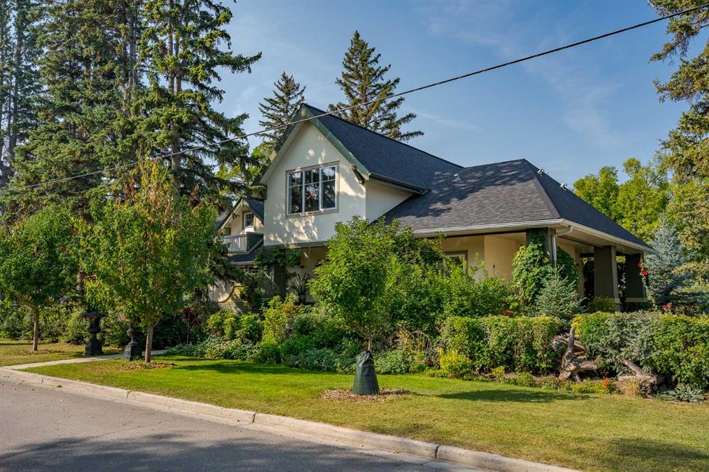 Picture of 602 Macleod Trail SW, High River Real Estate Listing