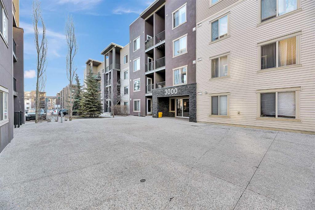 Picture of 3312, 403 Mackenzie Way SW, Airdrie Real Estate Listing
