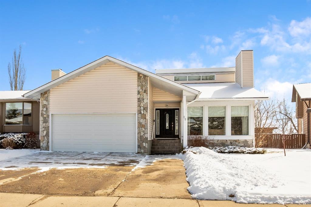 Picture of 35 Parkwood Crescent , Strathmore Real Estate Listing