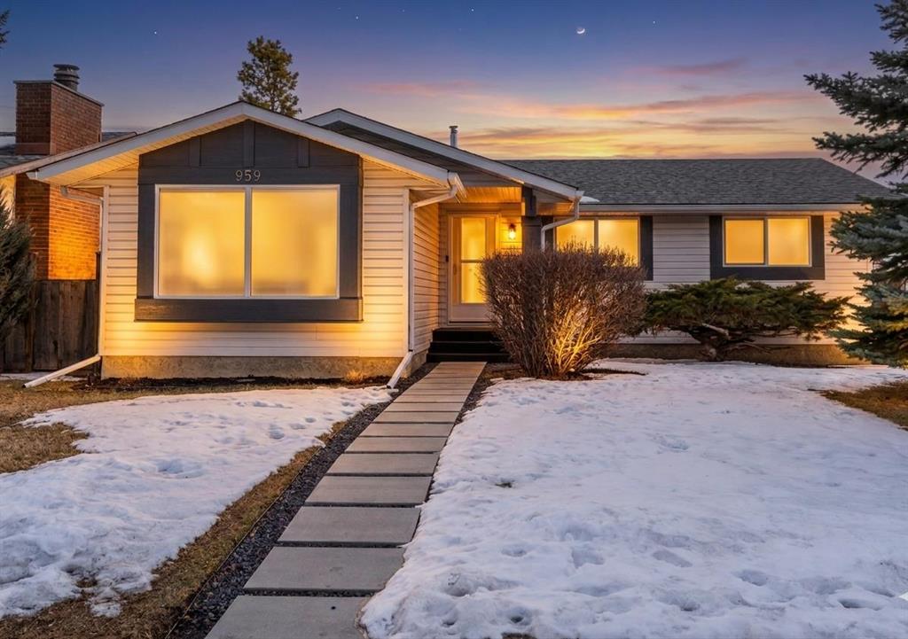 Picture of 959 Bracewood Rise SW, Calgary Real Estate Listing