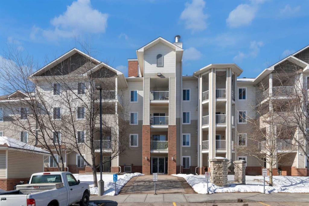 Picture of 104, 16 Country Village Bay NE, Calgary Real Estate Listing