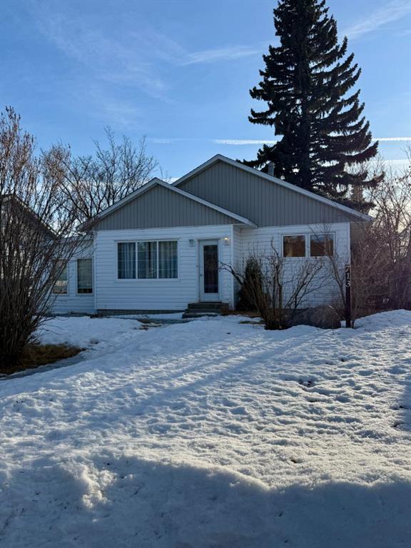 Picture of 713 6 Avenue , Wainwright Real Estate Listing
