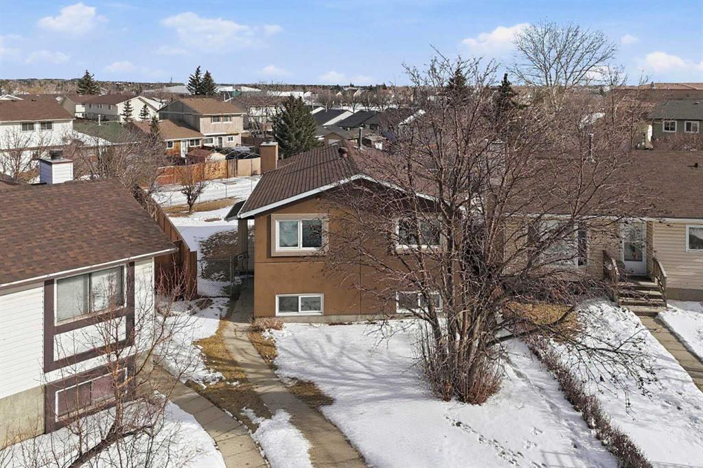 Picture of 40 Falbury Bay NE, Calgary Real Estate Listing