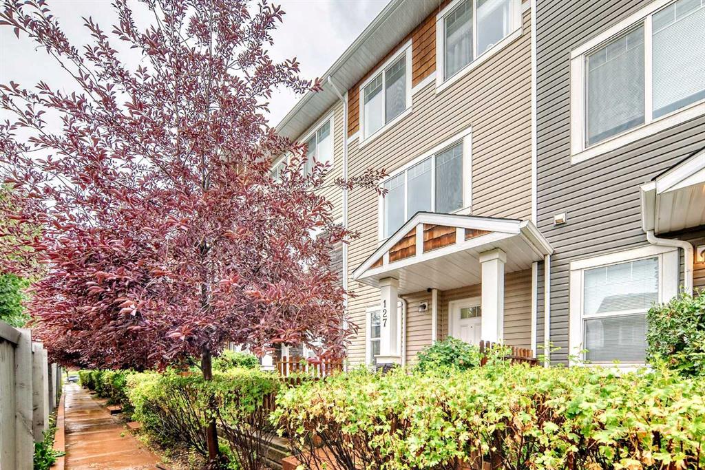 Picture of 127, 2802 Kings Heights Gate SE, Airdrie Real Estate Listing