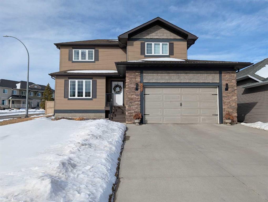 Picture of 1508 McAlpine Street , Carstairs Real Estate Listing