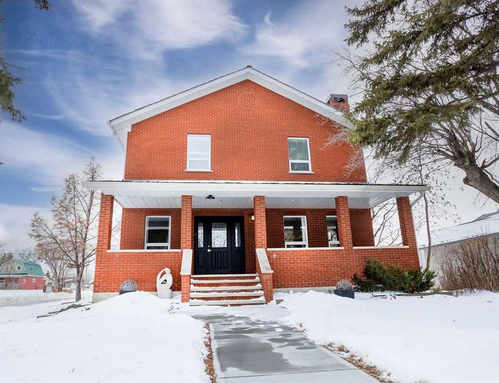 Picture of 737 8 Avenue , Wainwright Real Estate Listing