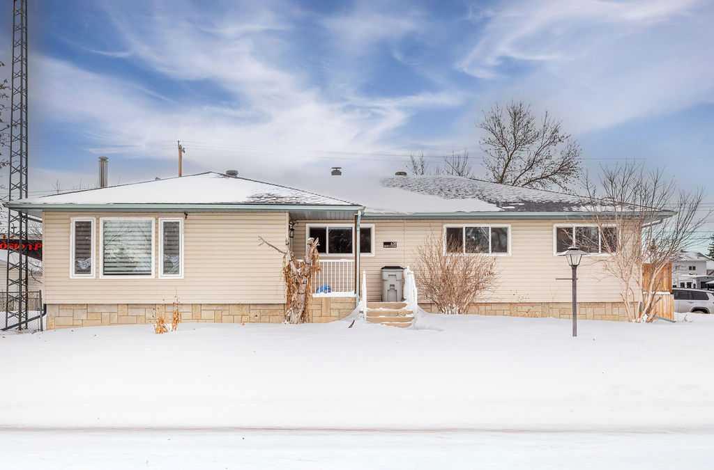 Picture of 638 9 Avenue , Wainwright Real Estate Listing