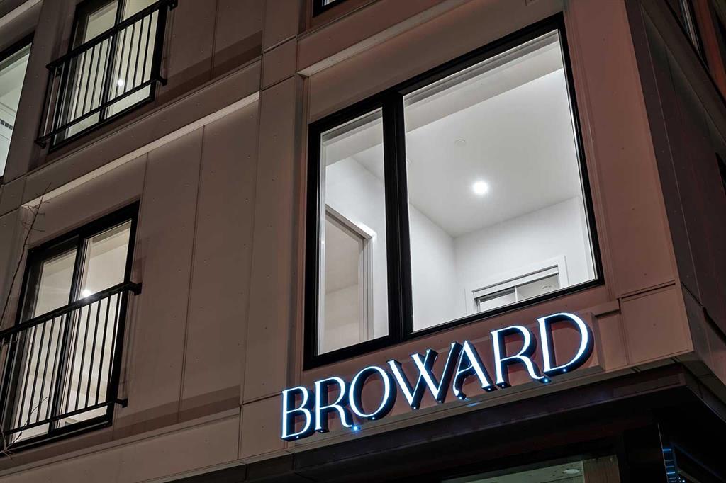 Picture of 209, 310 15 Avenue SW, Calgary Real Estate Listing