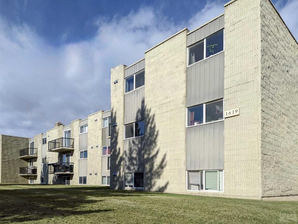 Picture of 16, 1619 Scenic Heights S, Lethbridge Real Estate Listing