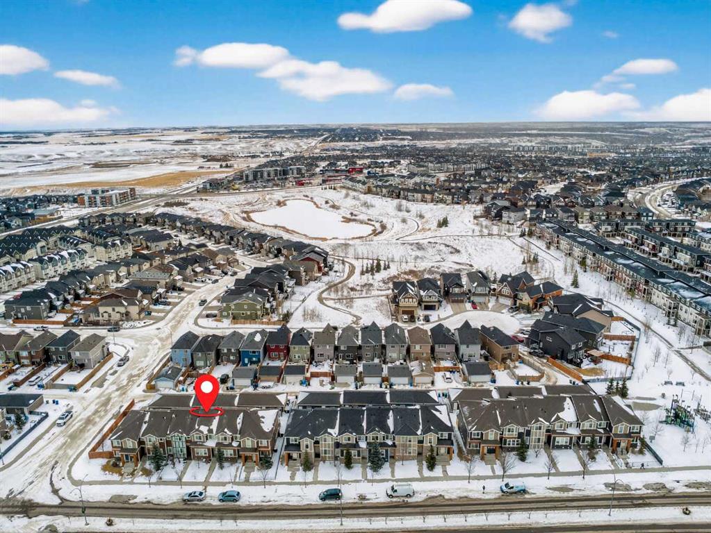 Picture of 854 Nolan Hill Boulevard NW, Calgary Real Estate Listing