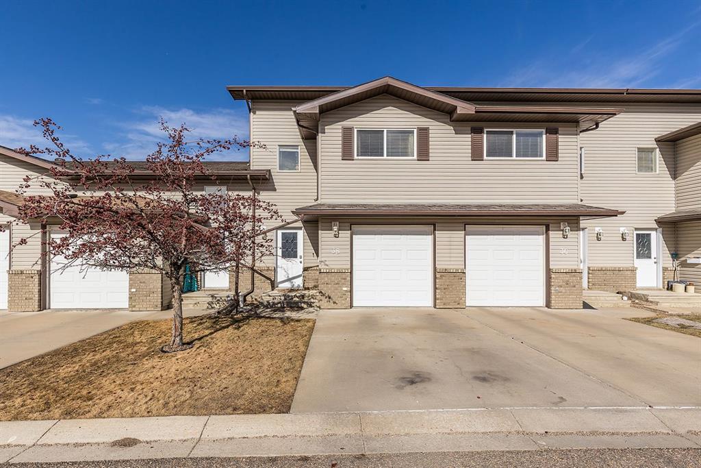 Picture of 38 Brentwood Lane SW, Medicine Hat Real Estate Listing