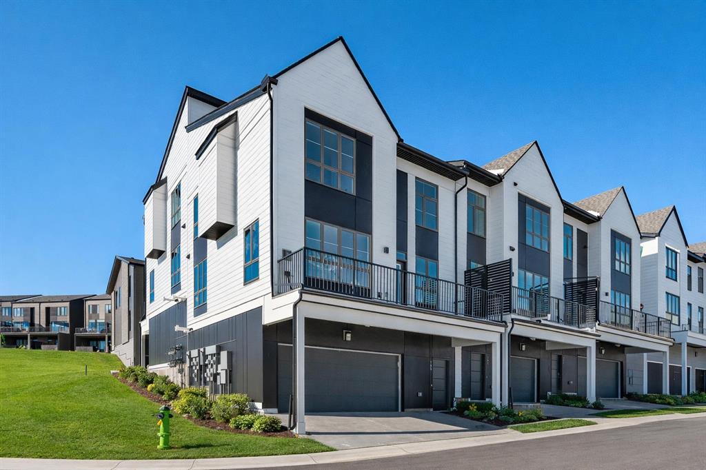 Picture of 705 Sovereign Common SW, Calgary Real Estate Listing