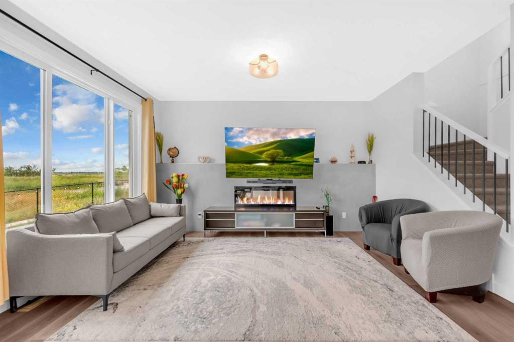 Picture of 93 Legacy Reach Crescent SE, Calgary Real Estate Listing