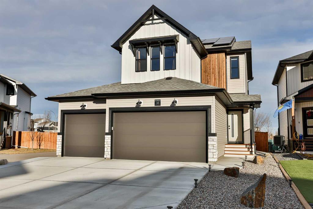 Picture of 38 Goldenrod Place W, Lethbridge Real Estate Listing