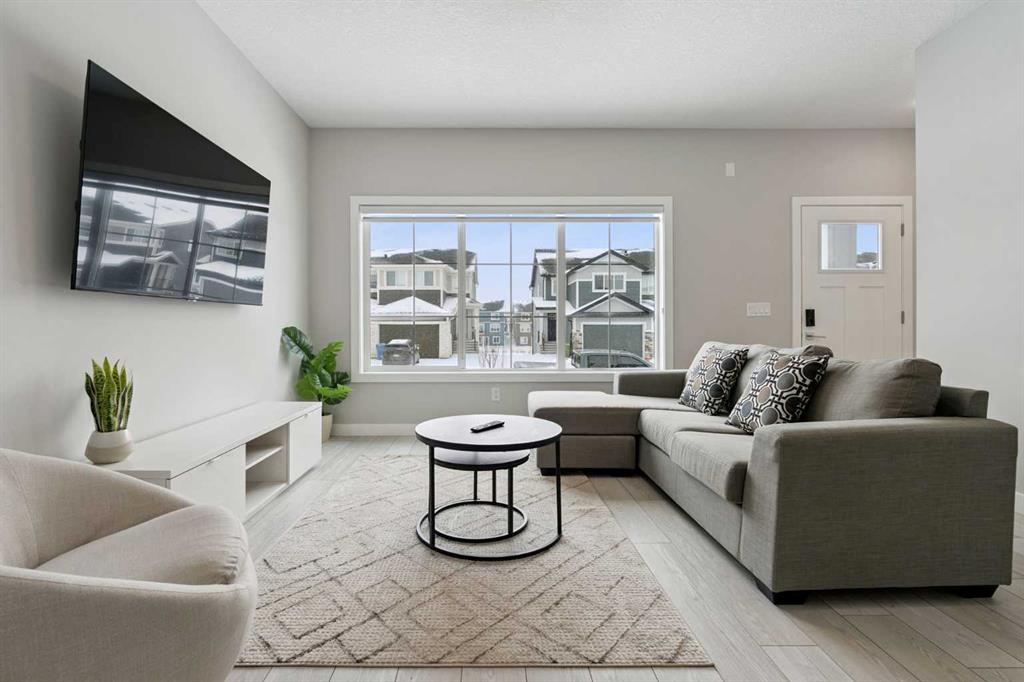 Picture of 556 Chelsea Gardens , Chestermere Real Estate Listing