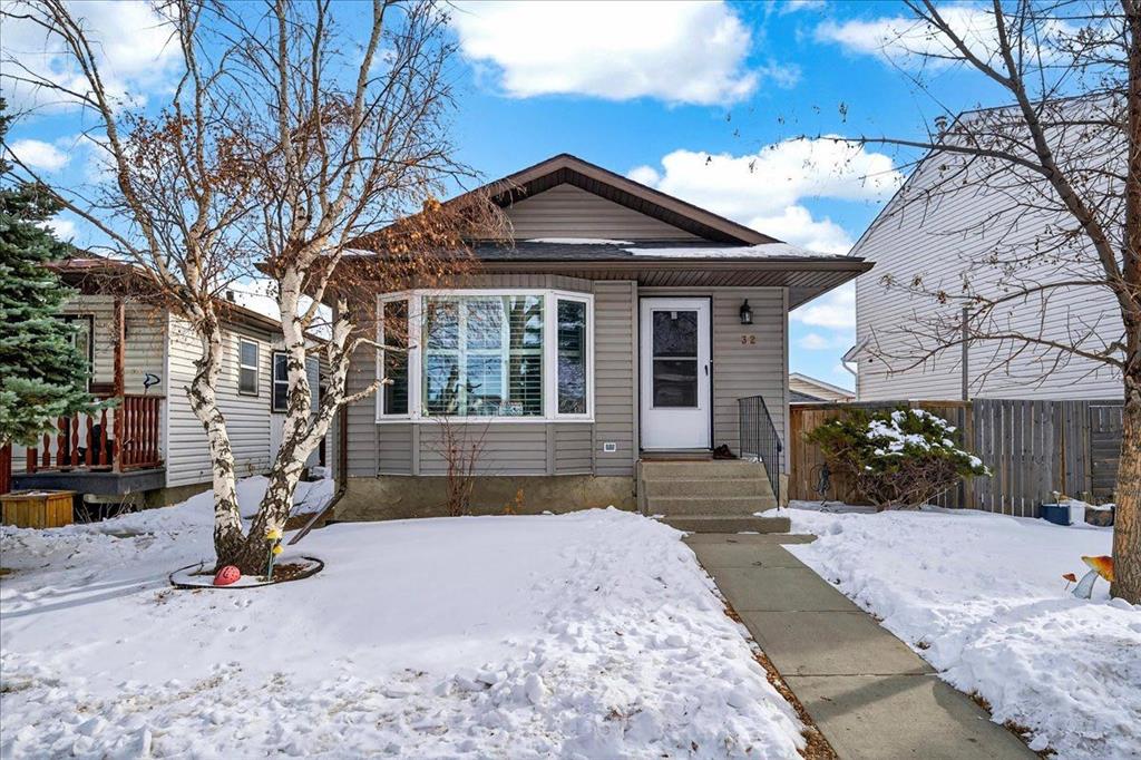 Picture of 32 Tararidge Drive NE, Calgary Real Estate Listing