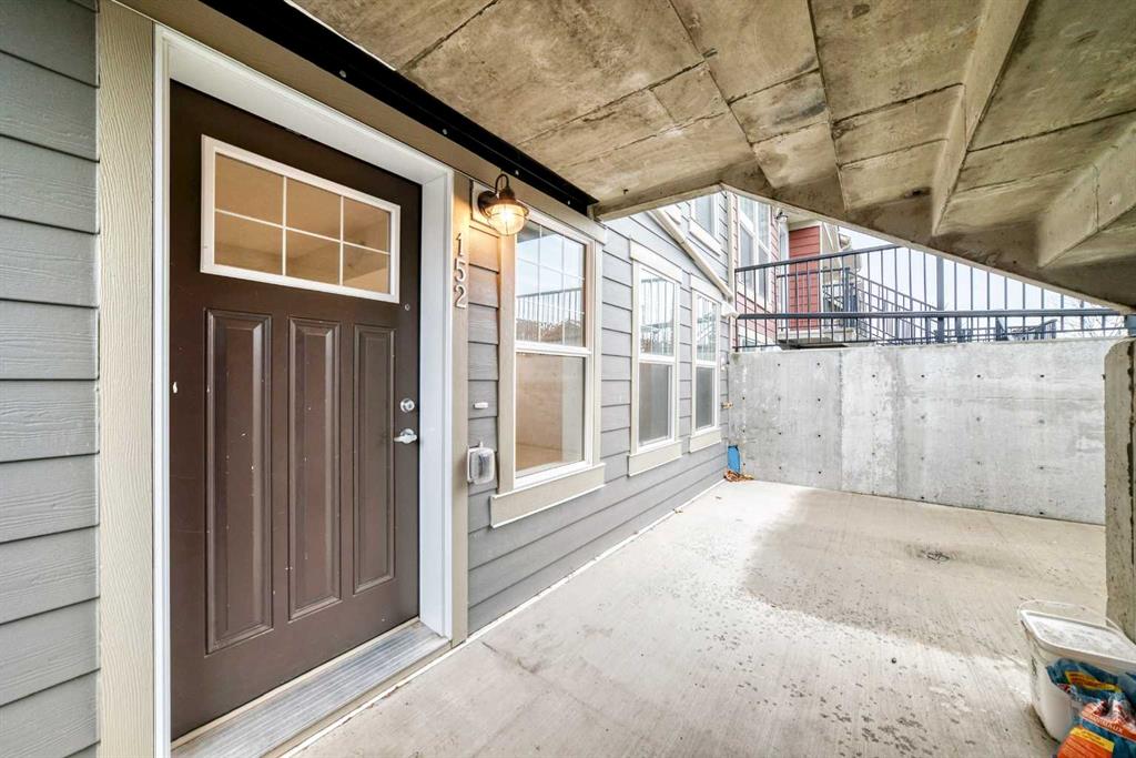 Picture of 152 Cranbrook Square SE, Calgary Real Estate Listing