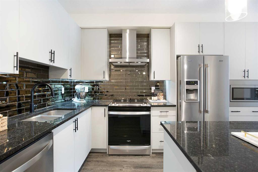 Picture of 8119, 151 Legacy Main Street SE, Calgary Real Estate Listing