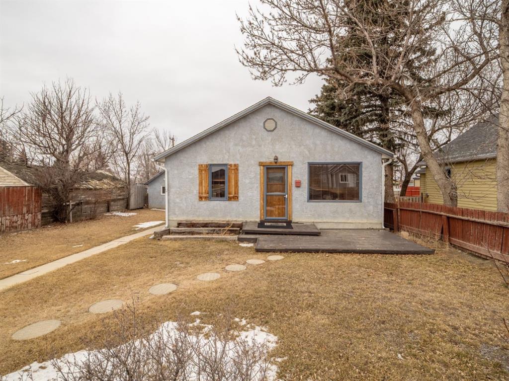 Picture of 256 Crescent Avenue , Picture Butte Real Estate Listing