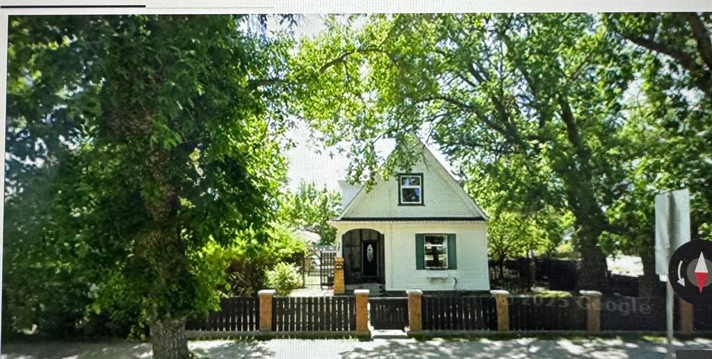 Picture of 1204 7 Avenue S, Lethbridge Real Estate Listing