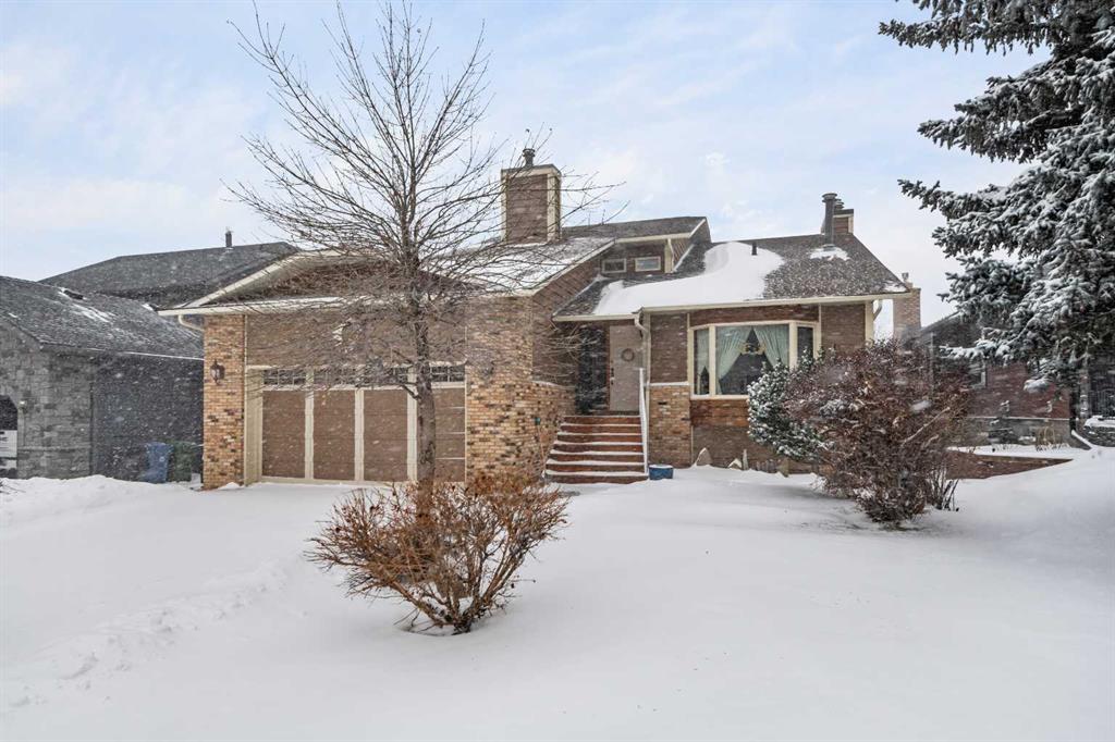 Picture of 124 Strathbury Circle SW, Calgary Real Estate Listing