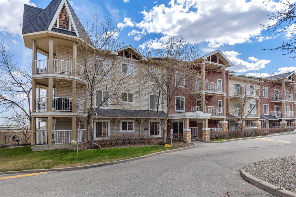 Picture of 6113, 70 Panamount Drive NW, Calgary Real Estate Listing