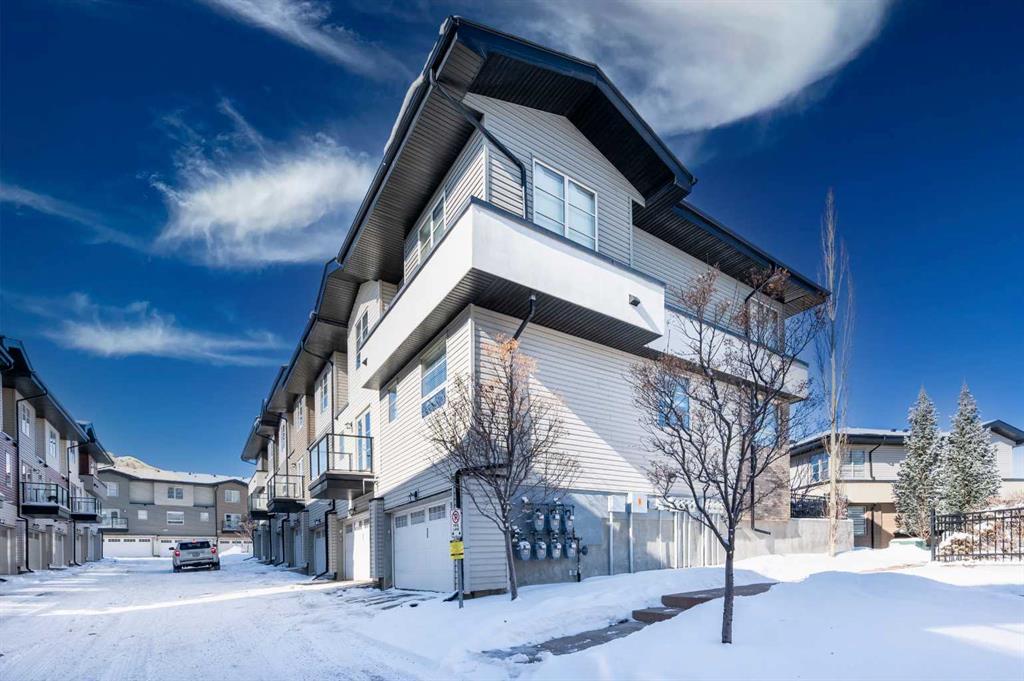 Picture of 57 Aspen Hills Common SW, Calgary Real Estate Listing