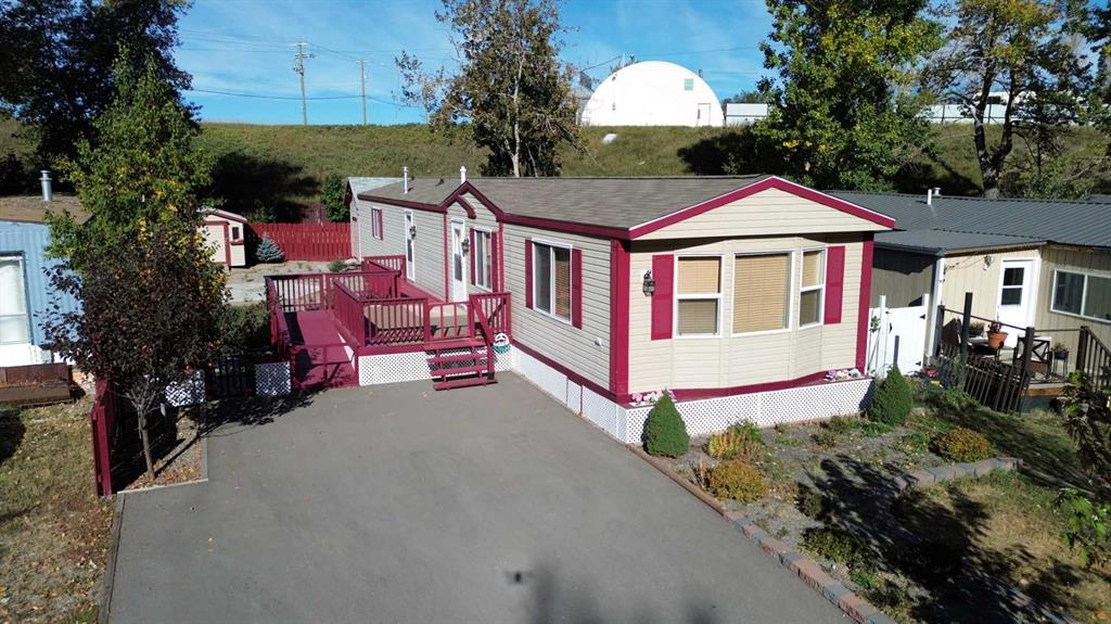 Picture of 6, 1229 Waterton Avenue , Pincher Creek Real Estate Listing