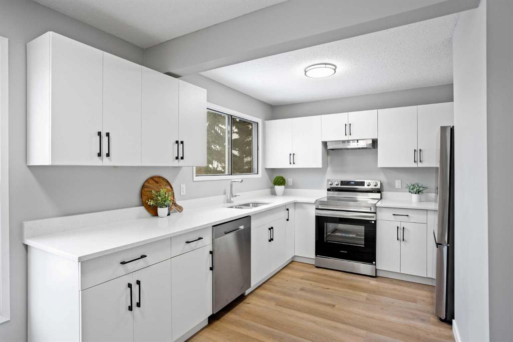 Picture of 8, 6915 Ranchview Drive NW, Calgary Real Estate Listing