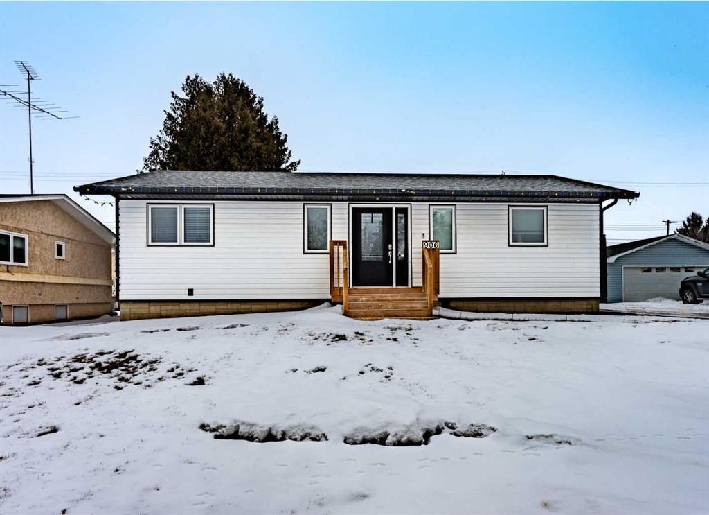 Picture of 906 10 Avenue , Wainwright Real Estate Listing