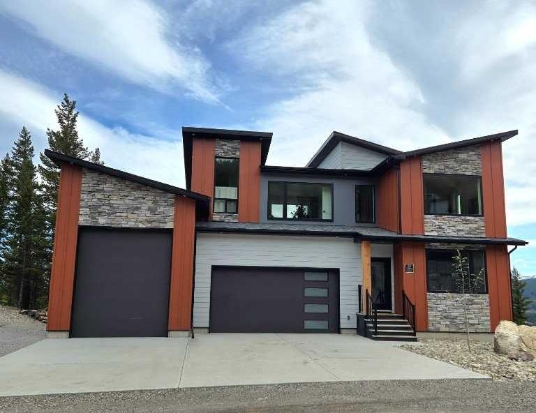 Picture of 39 Kananaskis Way , Coleman Real Estate Listing