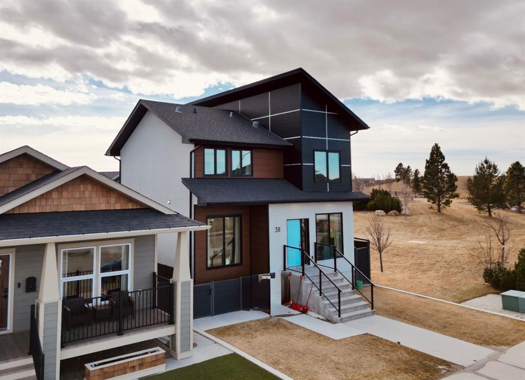 Picture of 311 Somerside Road SE, Medicine Hat Real Estate Listing
