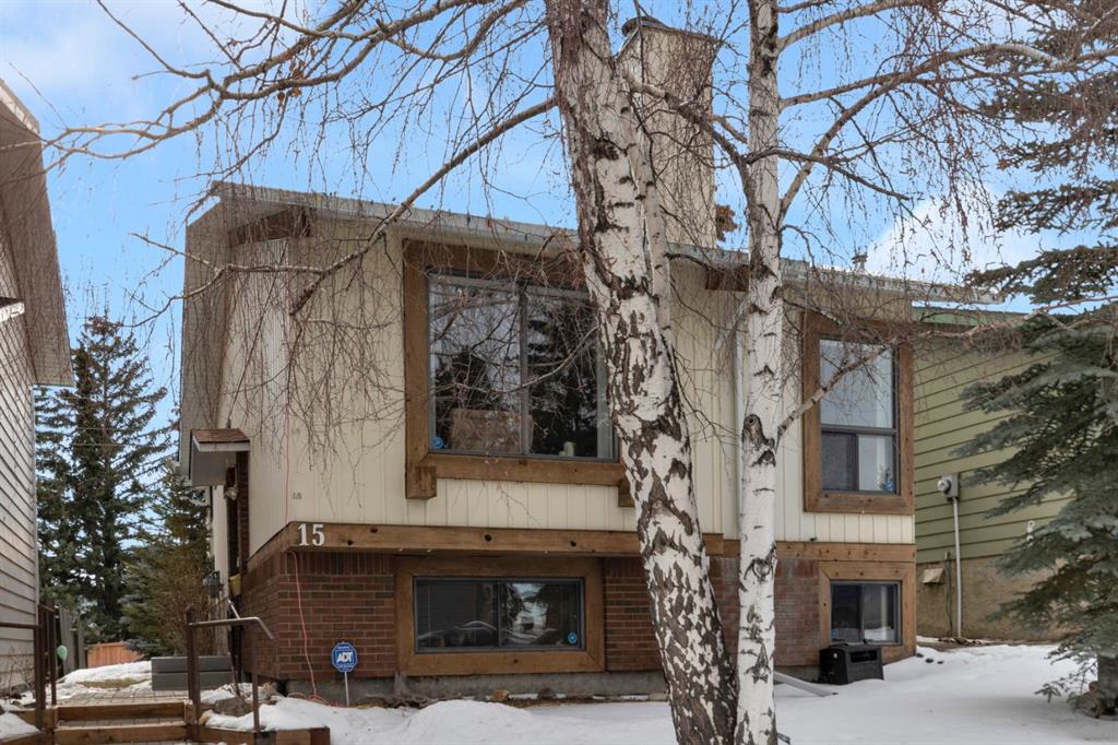 Picture of 15 Coach Manor Rise SW, Calgary Real Estate Listing