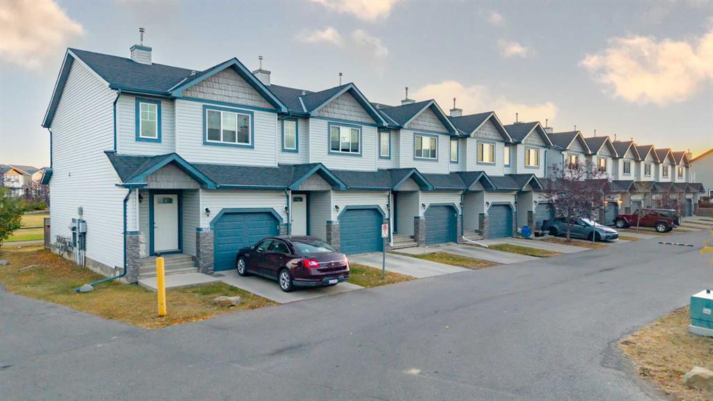 Picture of 602, 620 Luxstone Landing SW, Airdrie Real Estate Listing