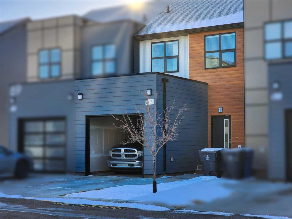 Picture of 2, 69 Aquitania Circle W, Lethbridge Real Estate Listing