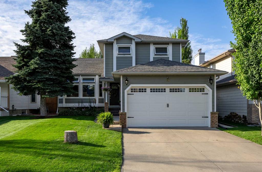 Picture of 98 Sunvista Close SE, Calgary Real Estate Listing