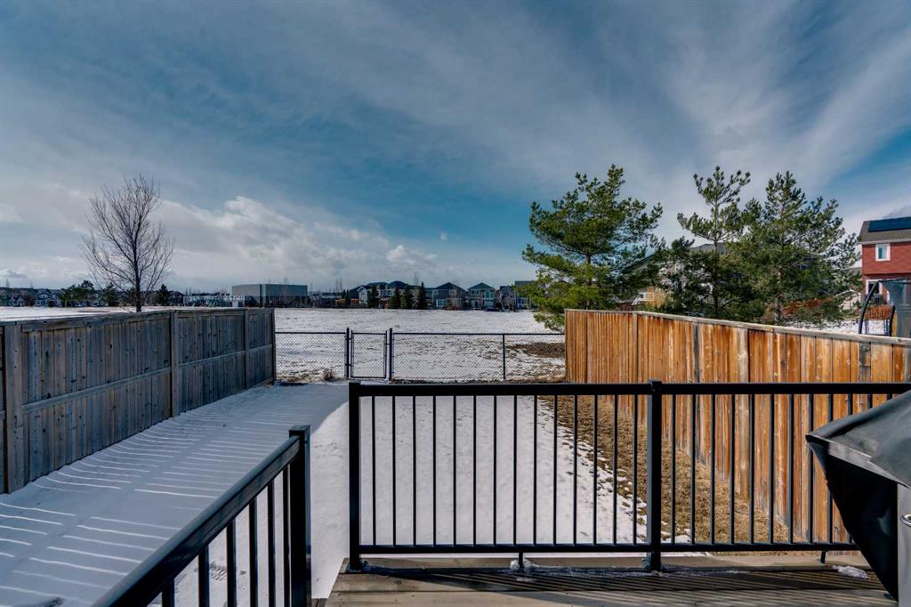 Picture of 245 Auburn Crest Way SE, Calgary Real Estate Listing