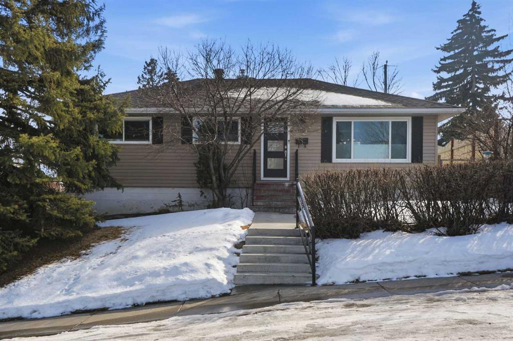 Picture of 1 Thorncliffe Crescent NW, Calgary Real Estate Listing