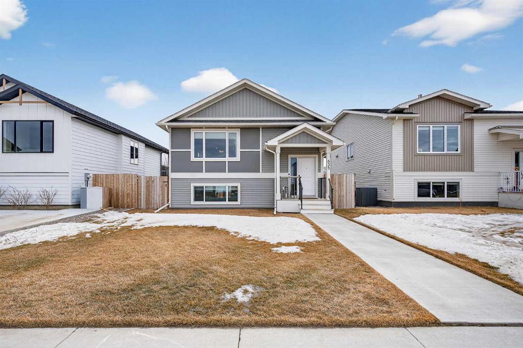 Picture of 635 Parkside Green , Coaldale Real Estate Listing