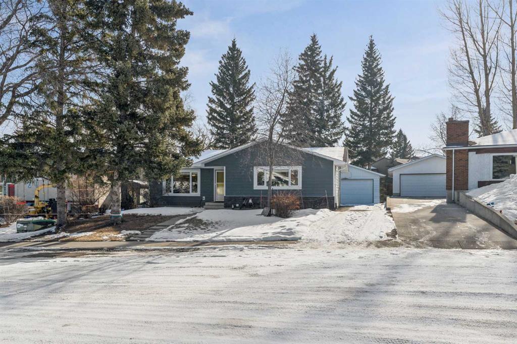 Picture of 9724 Oakhill Drive SW, Calgary Real Estate Listing
