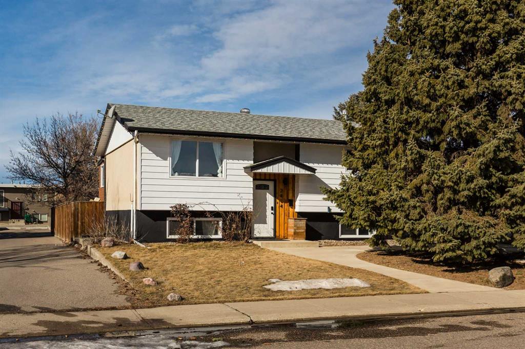 Picture of 2414 14 Street N, Lethbridge Real Estate Listing