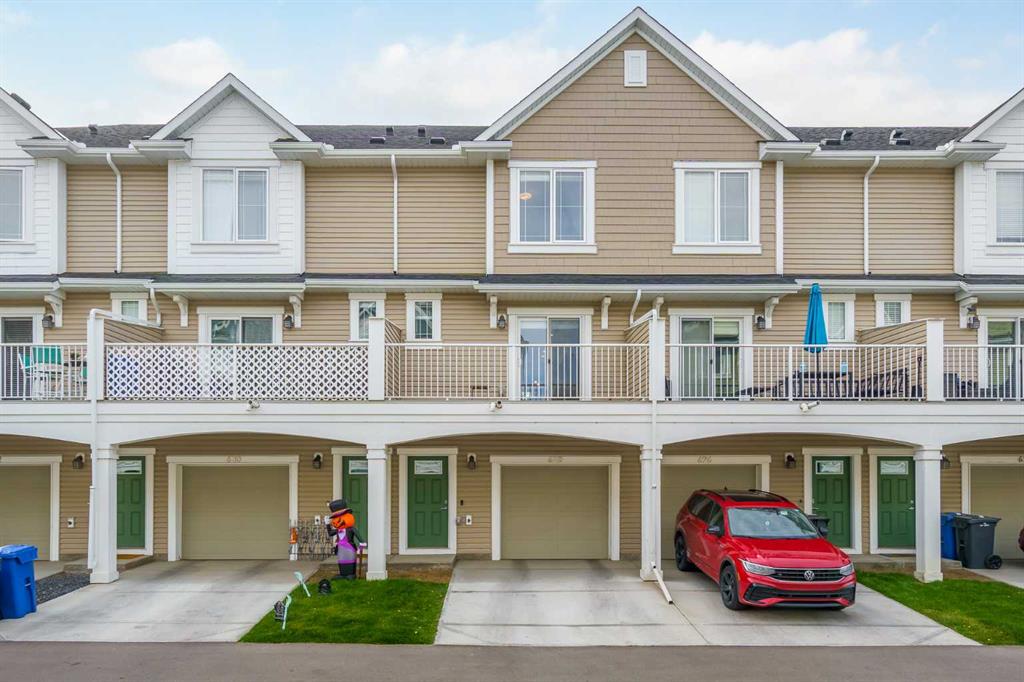 Picture of 628 Copperstone Manor SE, Calgary Real Estate Listing