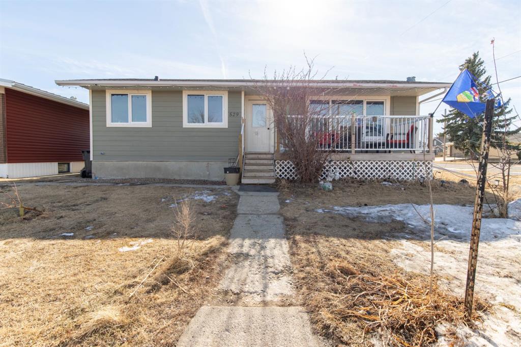 Picture of 529 Watson Avenue , Picture Butte Real Estate Listing