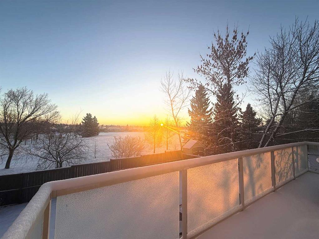 Picture of 2612 Signal Hill Drive SW, Calgary Real Estate Listing