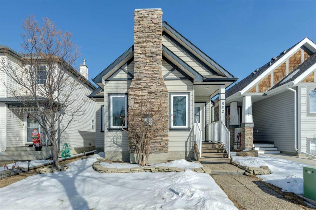 Picture of 852 Everridge Drive SW, Calgary Real Estate Listing