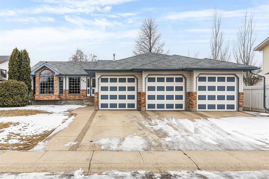 Picture of 202 Shannon Drive SE, Medicine Hat Real Estate Listing