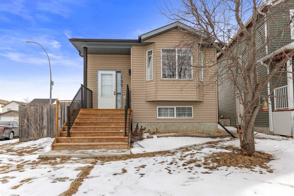Picture of 102 Martin Crossing Grove NE, Calgary Real Estate Listing
